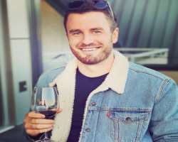 Jack (Love is Blind) consuming alcohol